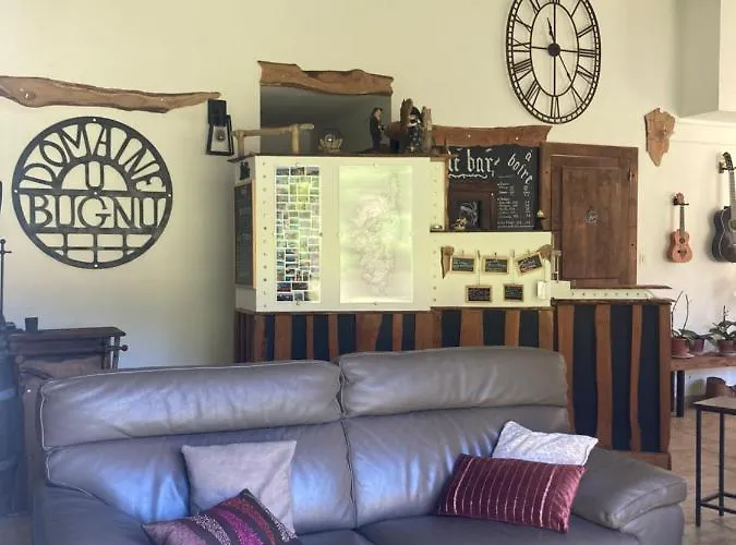 Couette-café Domaine U Bugnu 3*